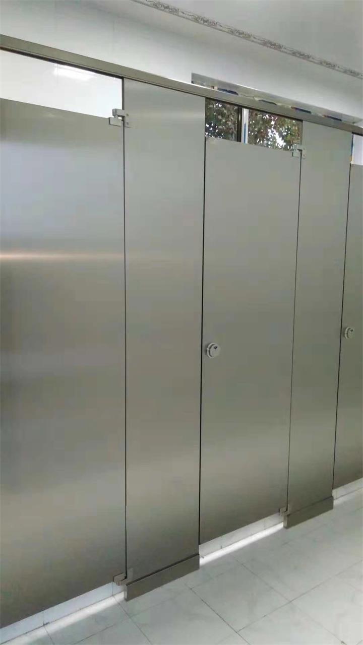 Nhà vệ sinh trường quốc tế Bloomingdale