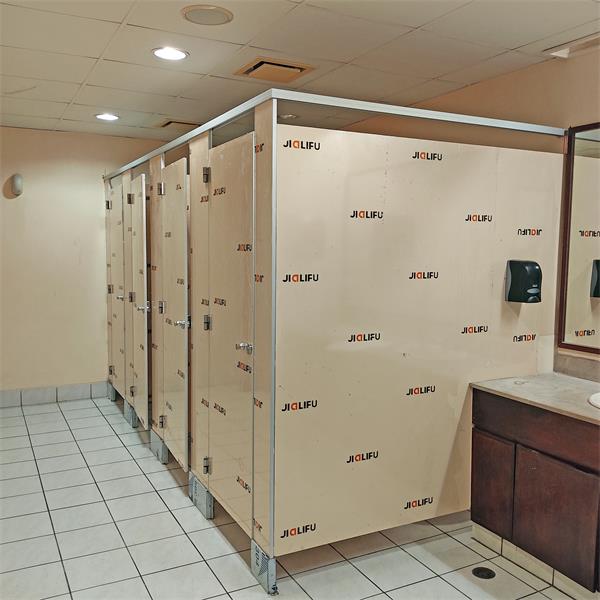 Palau-International-Airport toilet cubicle 3